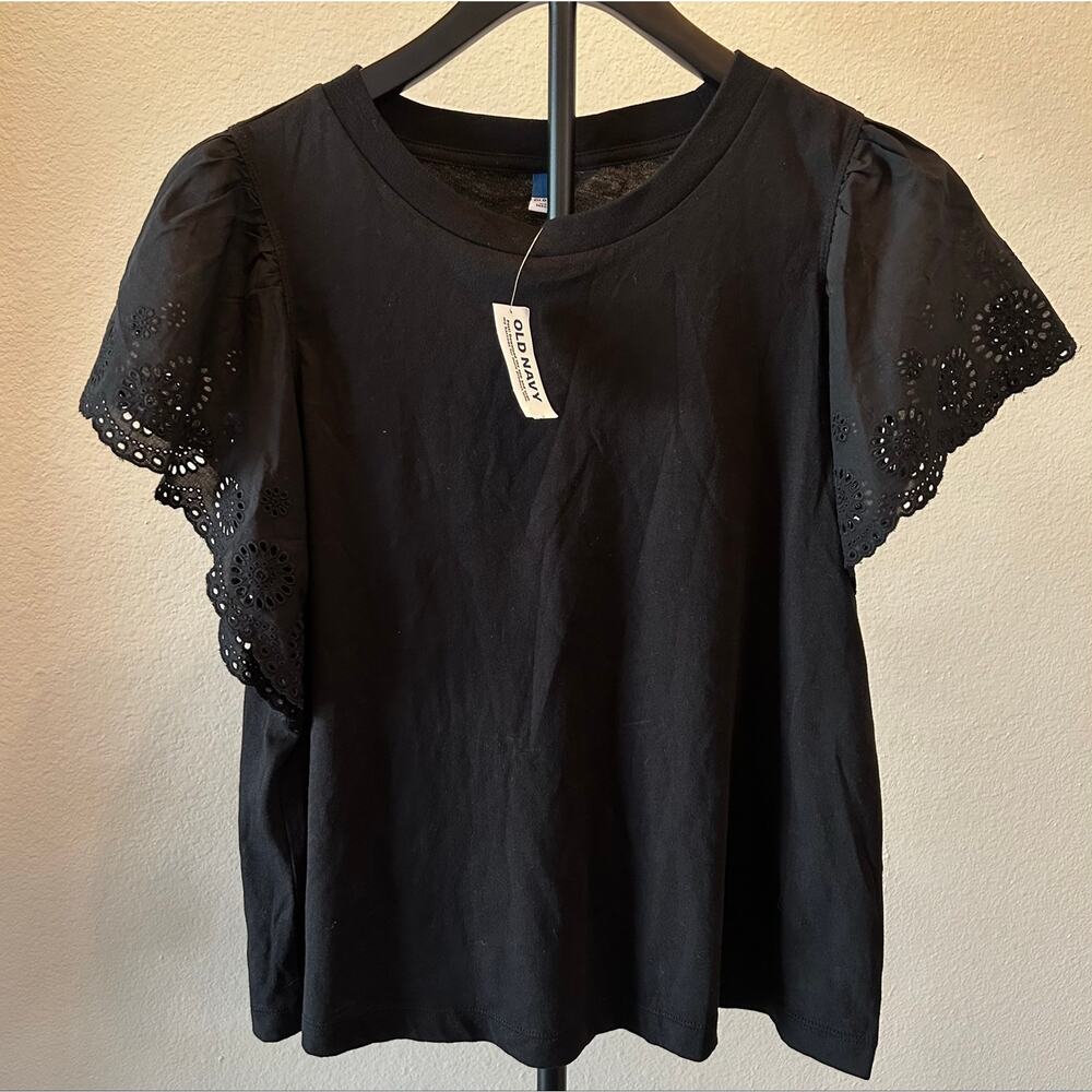 Old Navy Black Eyelet Flutter Sleeve Top NWT Medium Feminine Cottagecore